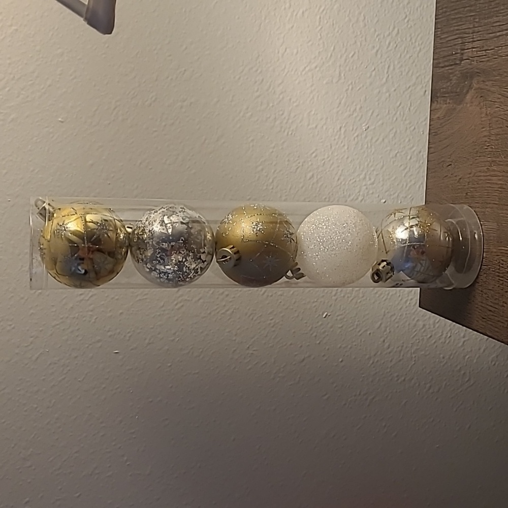 NWT 5 Mini Ornaments 2 inches Ashland